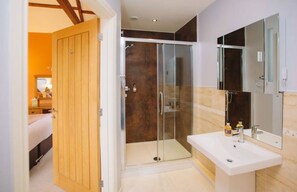 Cottage, 1 King Bed | Bathroom | Shower - Oak Cottage (Brampton)