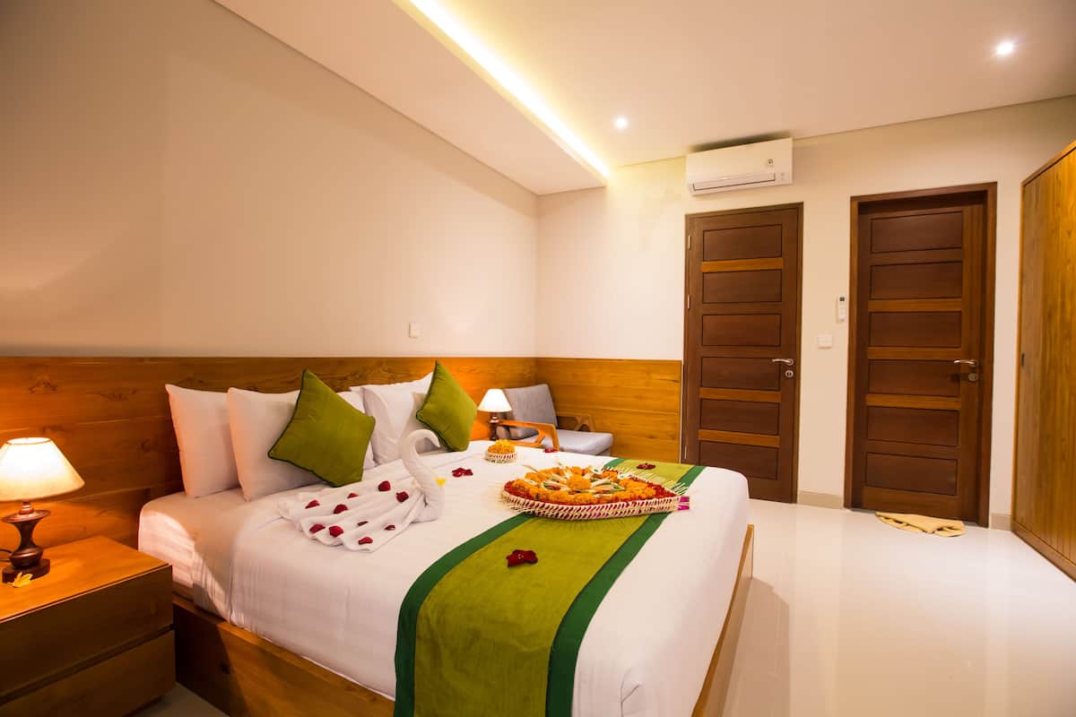 Deluxe Cottage | Minibar, in-room safe, desk, WiFi (free)