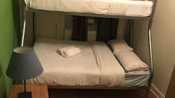 Family Room, Multiple Beds, Non Smoking (Large)
