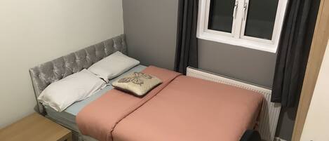 Basic Double Room, 1 Double Bed, Non Smoking, City View | Iron/ironing board