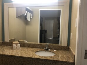 Blendingsgardiner, wi-fi (inkludert) og sengetøy