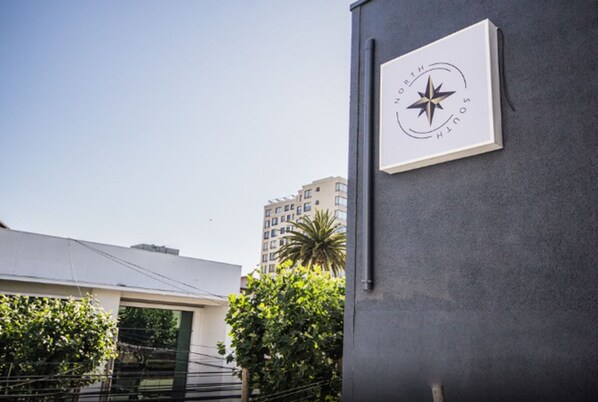 Front of property - North South Hotel (Vina del Mar)