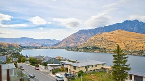 View from room - Heavenly View on Hensman (Queenstown)