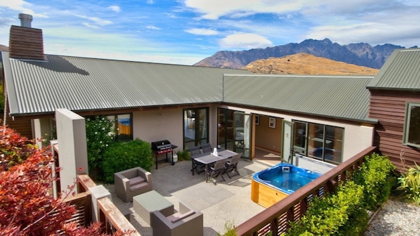 Exterior - Sun Spa Ski on Hensman (Queenstown)