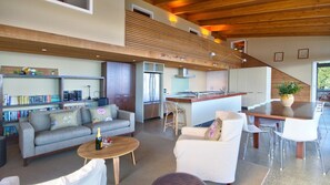 Living area - Lake Terrace Taupo (Taupo)