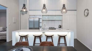 Apartment, Multiple Beds, City View (Central View) | Private kitchen - Central View (Queenstown)