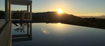 Fiji Luxury Pool Villa 2