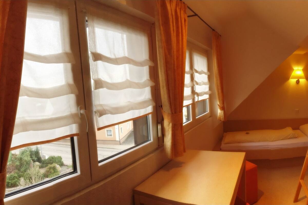 Couette en duvet, rideaux dâobscurcissement, accĂšs au Wi-Fi (inclus)