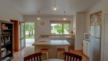 House, Multiple Beds | In-room dining