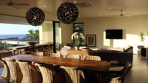 Maison, plusieurs lits, vue plage (Nikao Luxury Villa) | Restauration dans la chambre