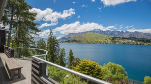 Casa, varias camas (Lakehouse Lakefront) | Vista al lago