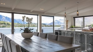 House, Multiple Beds (Lakehouse Lakefront) | In-room dining - Lakehouse Lakefront (Queenstown)