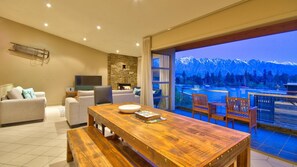 Apartment, Multiple Beds, City View (Lake Street Haven) | Living area