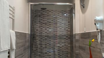 Double or Twin Room | Bathroom | Shower, rainfall showerhead, free toiletries, hair dryer