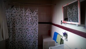 Shower - Nirvana Healing Center - Adults Only - Hostel (Arequipa)