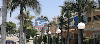 Starlight Inn La Brea