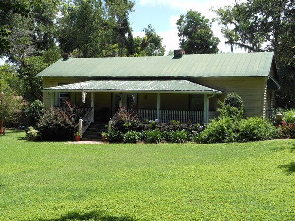 Exterior - Avera-Clarke House B&B (Monticello)