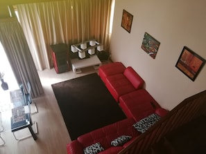 2 chambres, coffres-forts dans les chambres, fer et planche Ă repasser