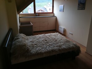 2 chambres, coffres-forts dans les chambres, fer et planche Ă repasser