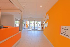 Lobby - Premiere Classe Reims Nord - Betheny (Reims)