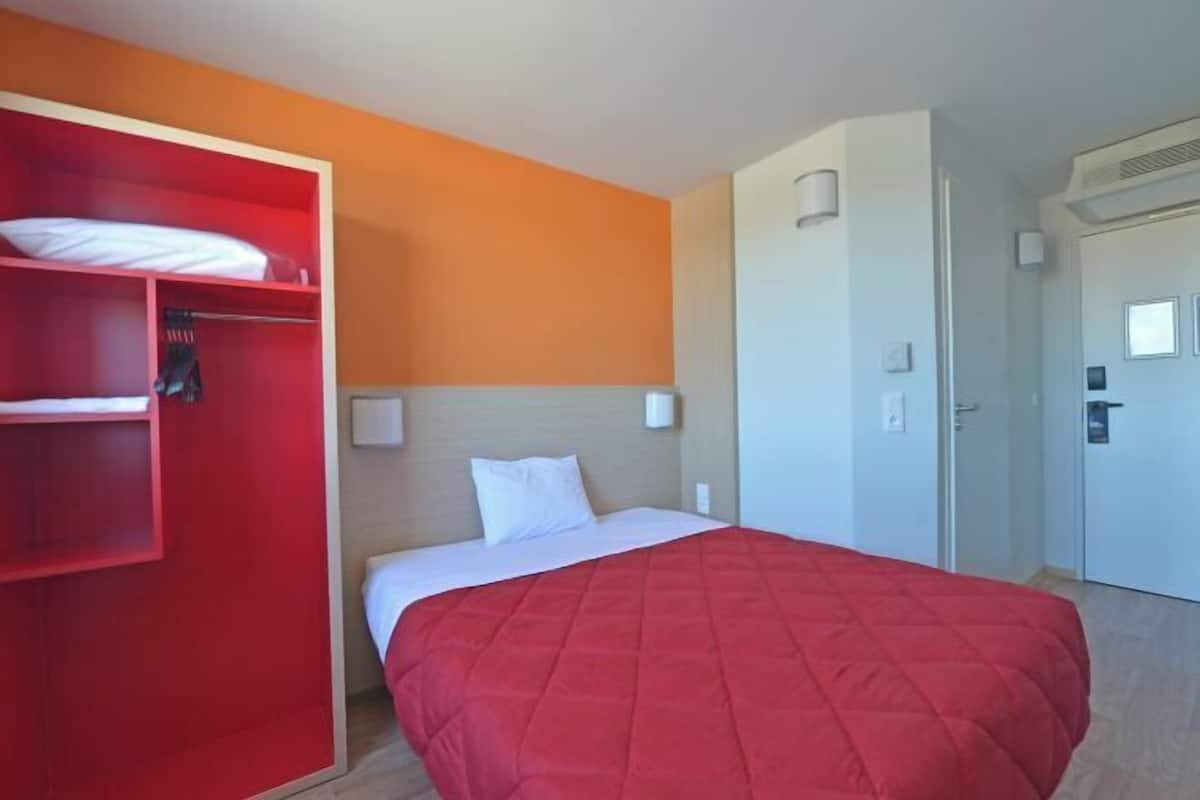 Premium bedding, individually furnished, desk, laptop workspace
