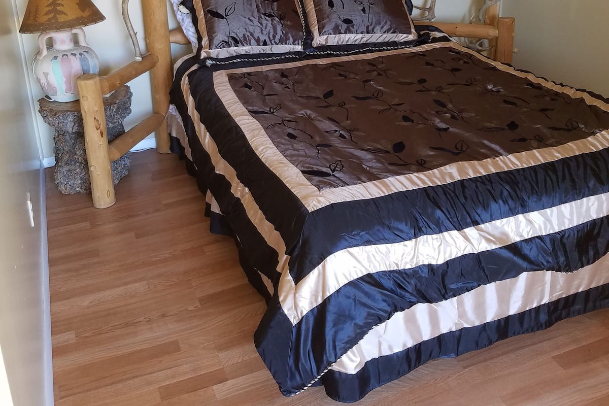 Standaard huisje, 1 queensize bed, niet-roken | Lakens van Egyptisch katoen, luxe beddengoed, gratis wifi, beddengoed