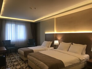 Minibar, free WiFi, bed sheets - Taksim Time Hotel (Istanbul)