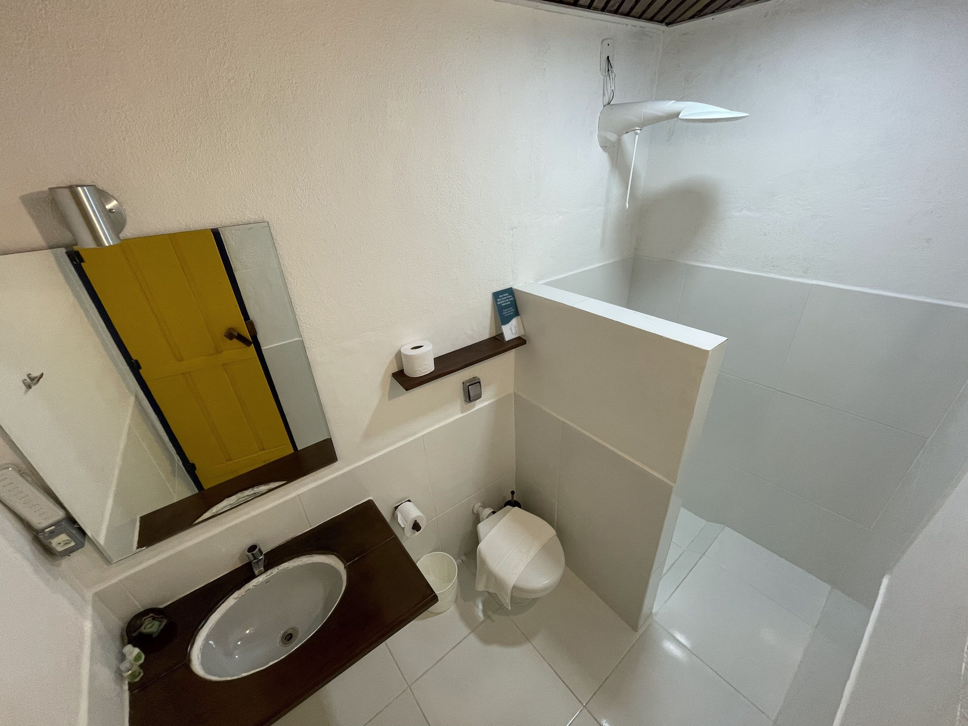 トラディショナル ダブルルーム クイーンベッド 1 台 禁煙 | バスルーム | シャワー、タオル