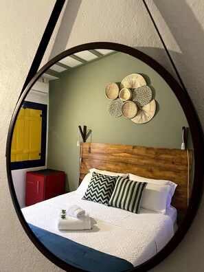 トラディショナル ダブルルーム クイーンベッド 1 台 禁煙 | 高級寝具、WiFi (無料)、ベッドシーツ