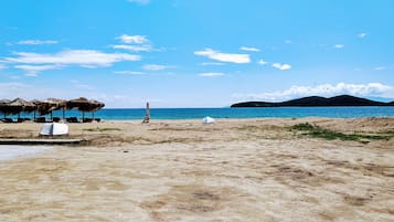 Una spiaggia nelle vicinanze