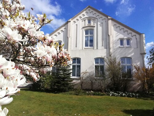 Holiday apartment Timmermann, Garden side - Ferienwohnungen Timmermann, 25128