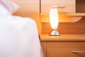 Unclassified image, 4 of 45, button