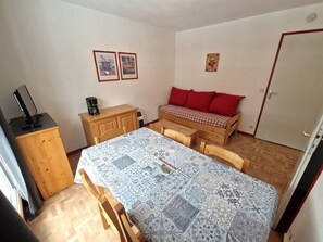 Interior - Valfréjus: 2-room + cabin, central location, 4/6 people (Valfréjus)