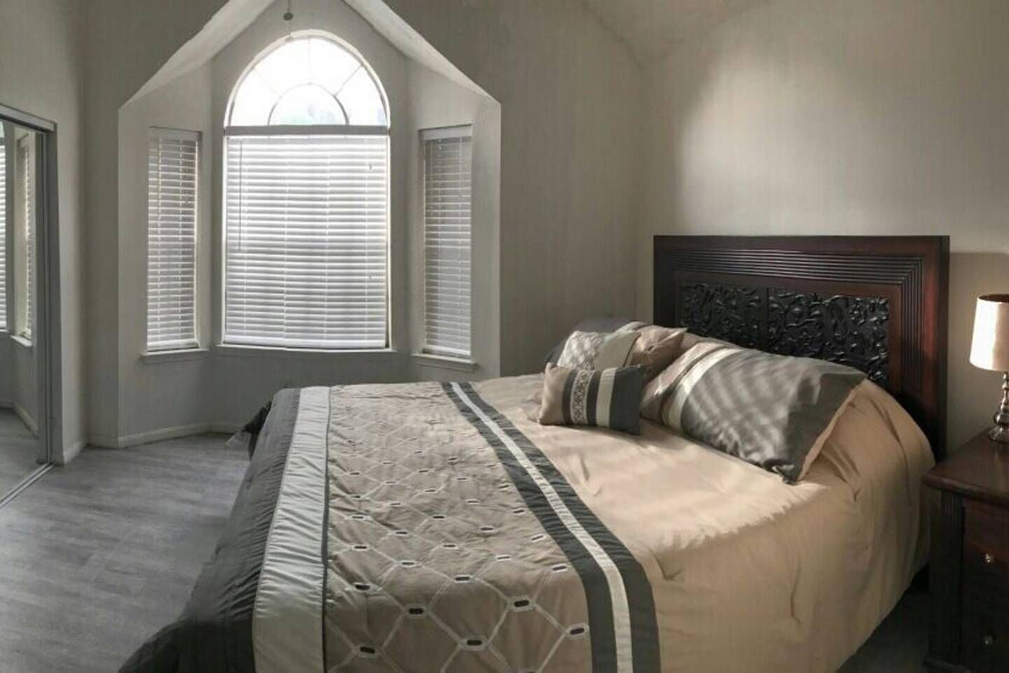 Modern Condo Minutes from NRG Stadium and the Texas Medical Center