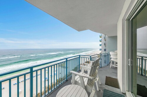BeachFRONT for 8~Balcony~Pool~Spa~Hot Tub~2BR+Bunks Sterling Breeze 802