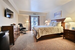 2 dormitorios, tabla de planchar con plancha, wifi y ropa de cama