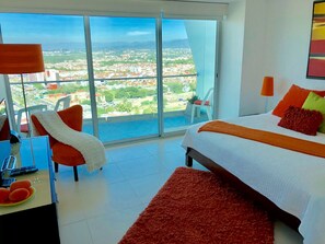 2 chambres, fer et planche à repasser, Wi-Fi gratuit, draps fournis