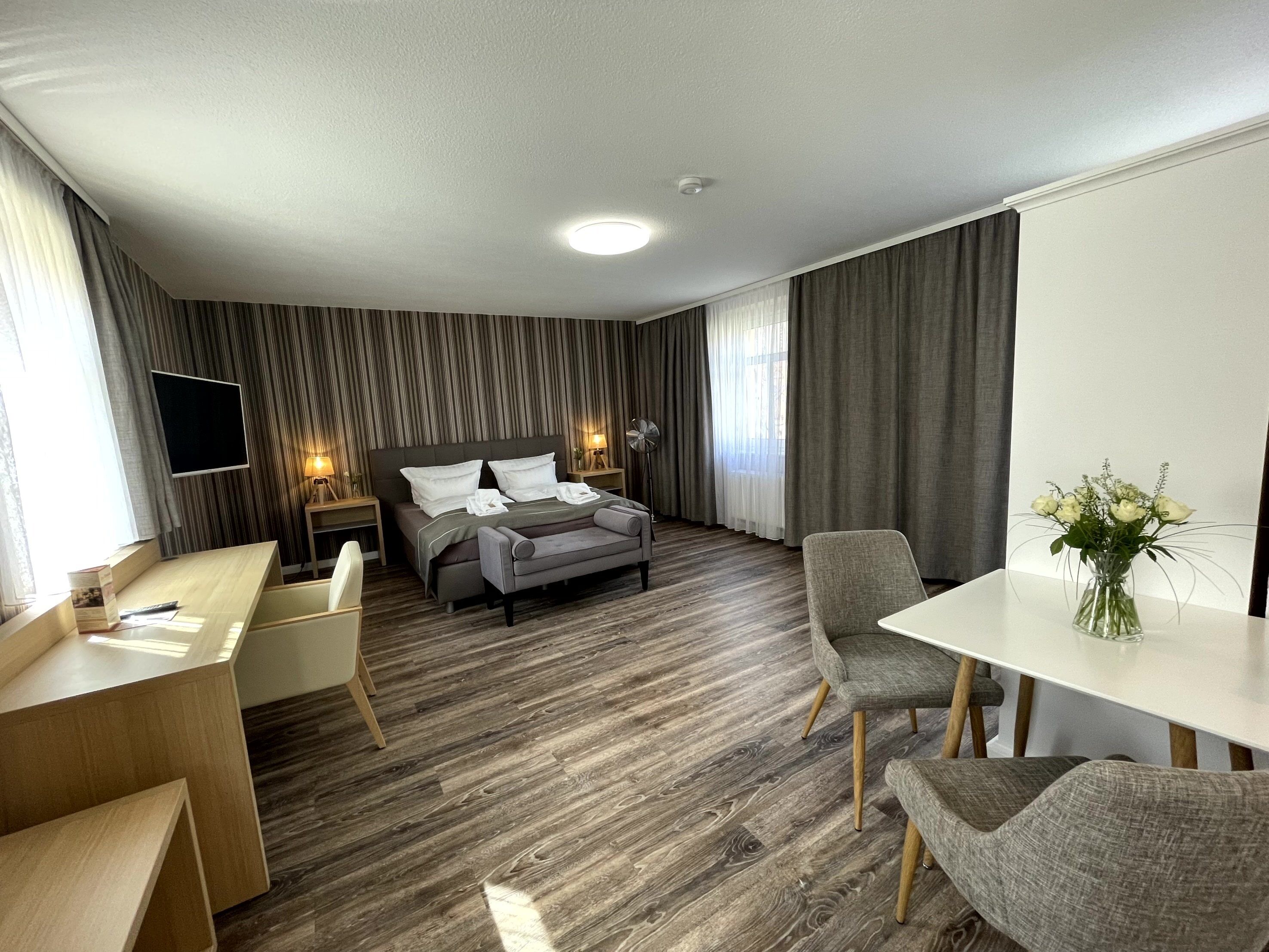 開放式客房 | 免費迷你吧、書桌、筆電工作空間、遮光布/窗簾