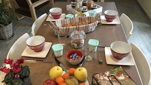 Coffee/tea maker, electric kettle, cookware/dishes/utensils - Manoir le Bout du Pont (Huisseau-sur-Cosson)