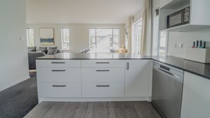City Apartment, 2 Bedrooms | Private kitchen
