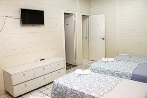 Blackout curtains, free WiFi, bed sheets - Hospedaria Gebel LocDay (Recife)