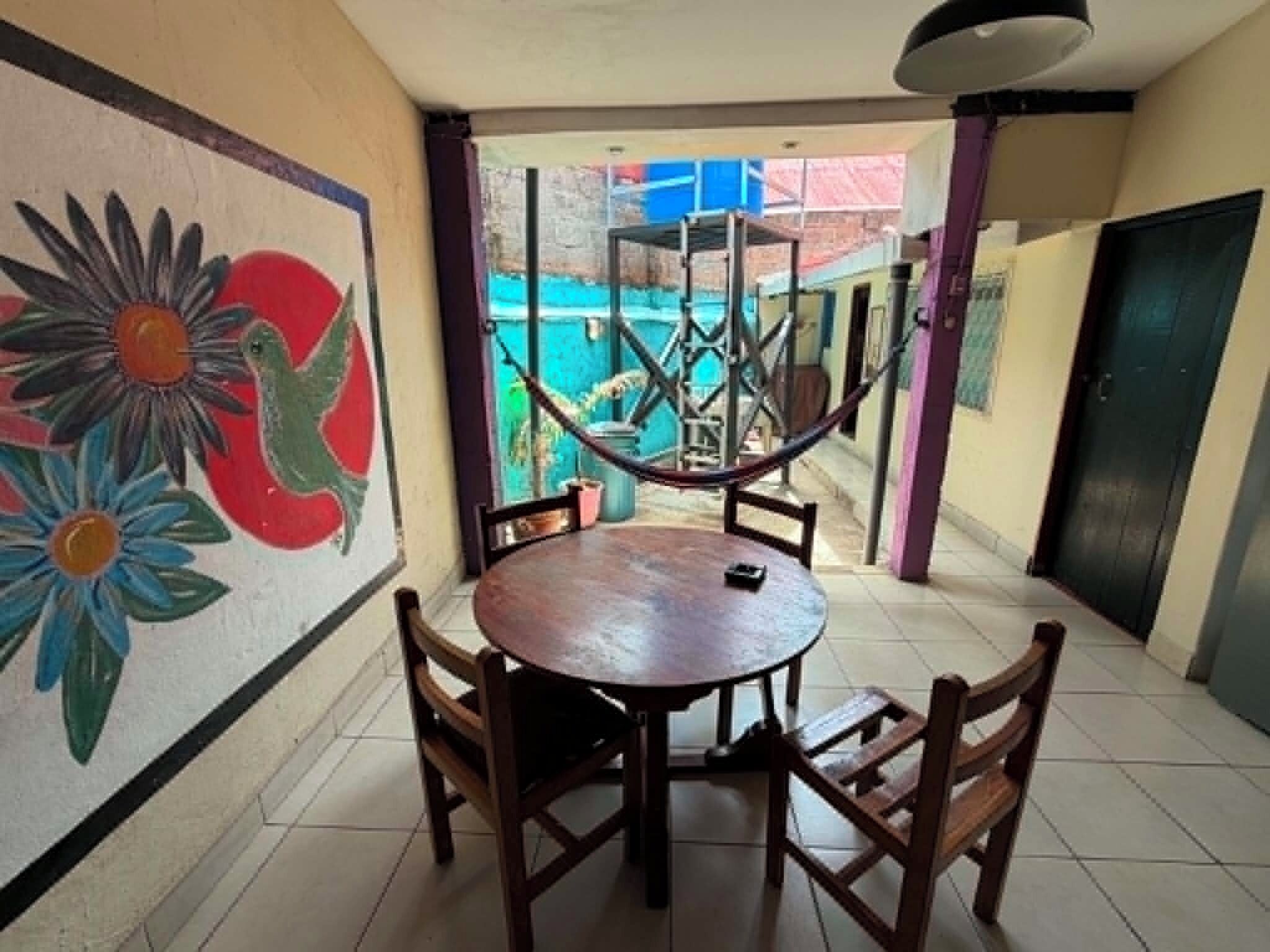 Makan di kamar
