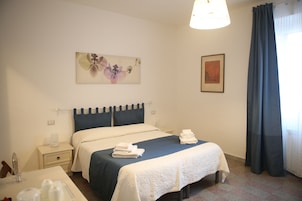 Ropa de cama de alta calidad, cubrecamas y cortinas blackout 