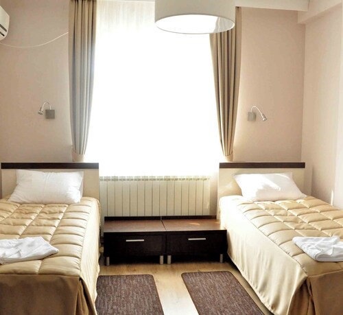 Hotel 018 In Nis