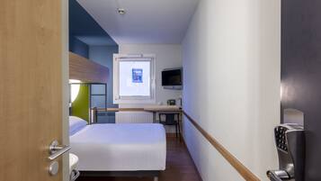 Habitación doble | Escritorio, cortinas blackout, insonorización y wifi gratis