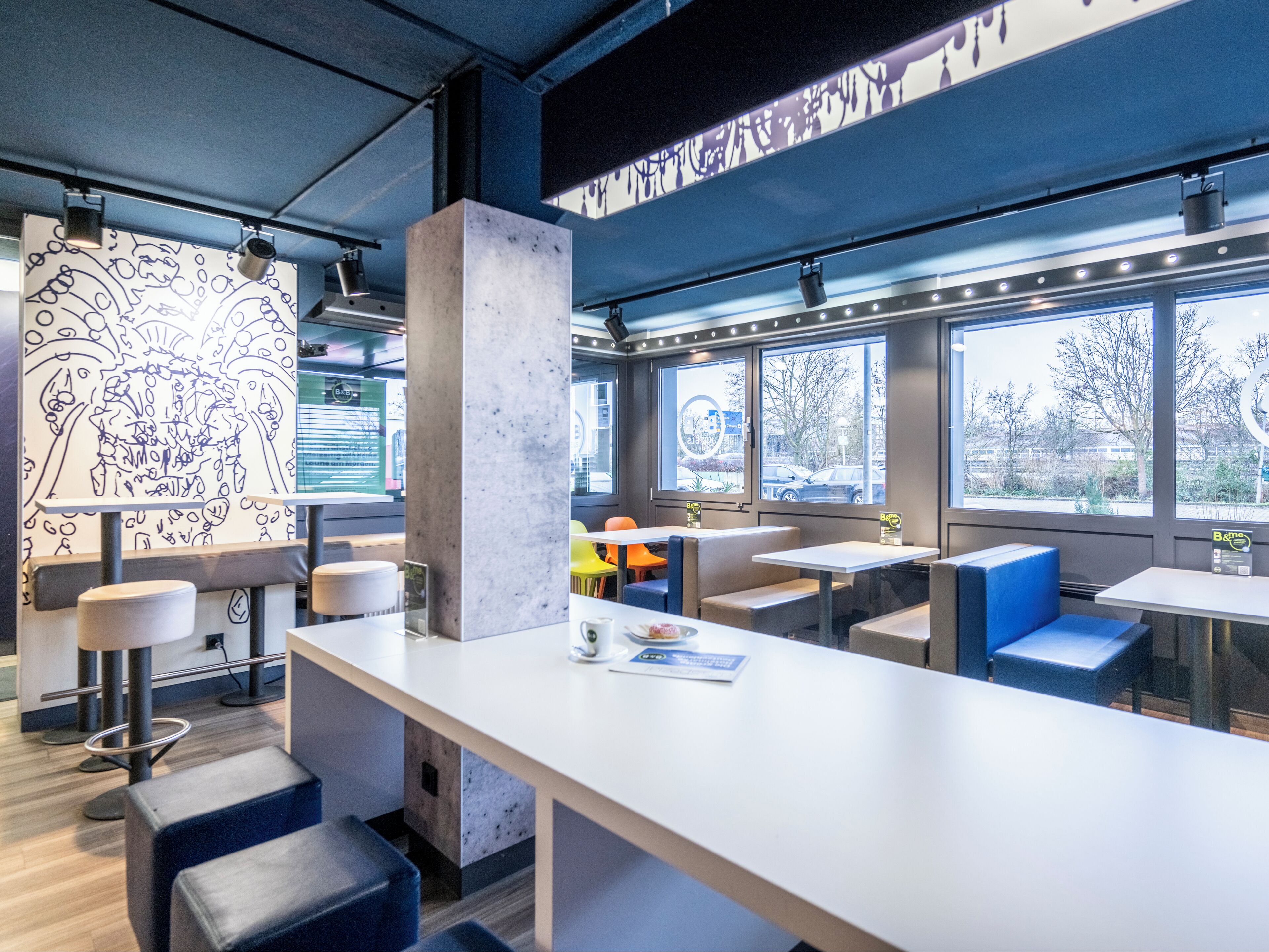 Tägliches Frühstücksbuffet (13.9 EUR pro Person)