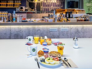Daily buffet breakfast (EUR 13.9 per person)