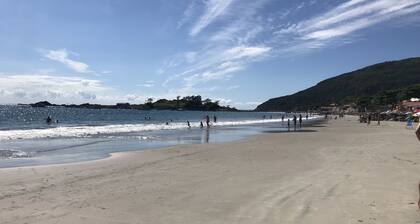 Sobrado 50 M. Praia da Armação-Floripa