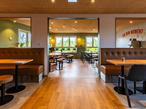 Dining - Ibis Budget Reims Thillois (Thillois)