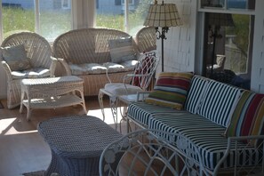 TV, fireplace, DVD player, ping pong